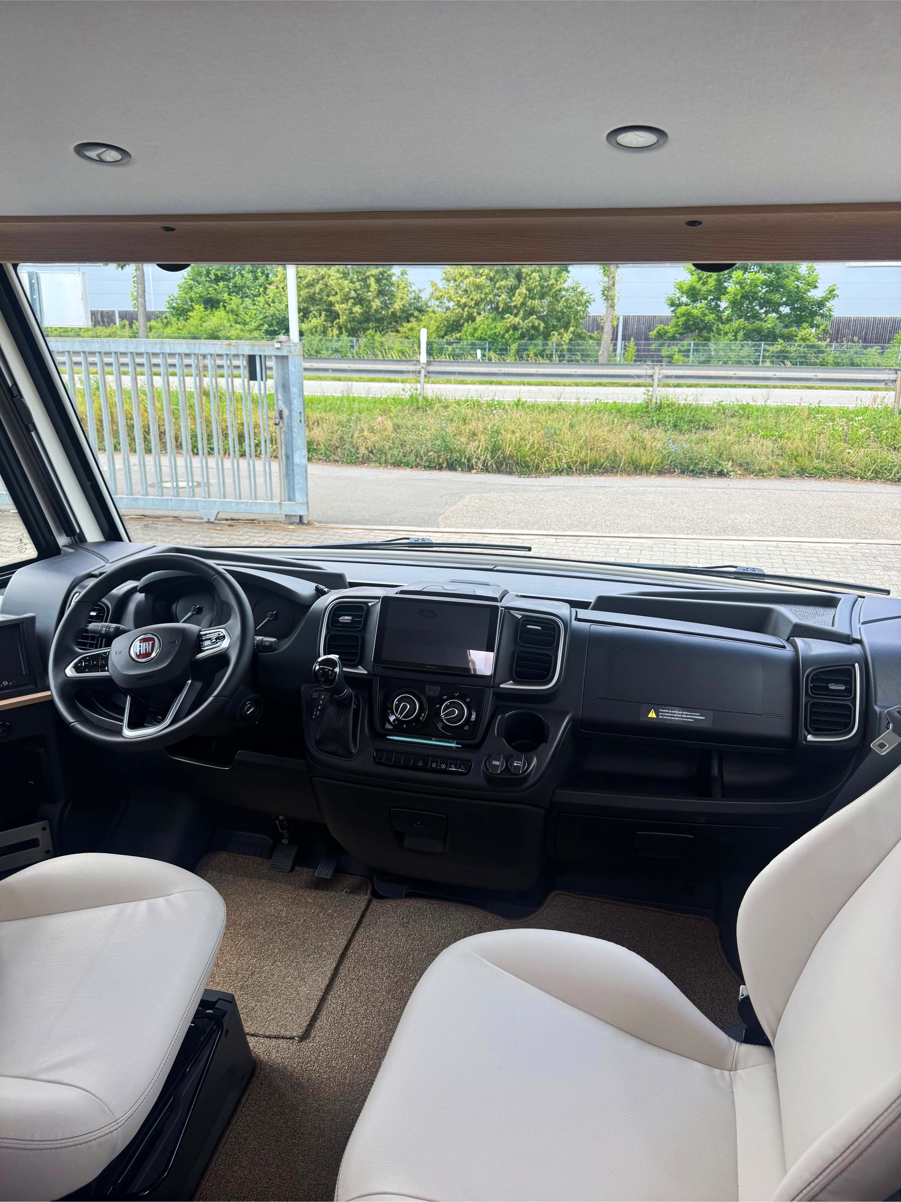 Mooveo ildINT 74QBH Cockpit